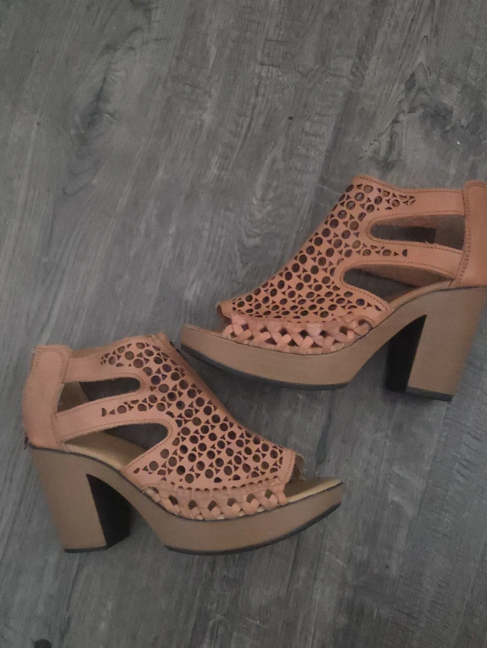 Woven Cutout Platform Sandal in Tan